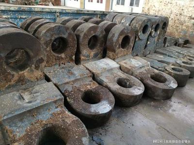 根據(jù)破碎物料讓廠家定制錘頭,鉻鉬合金錘頭怎樣合理配置合金比例