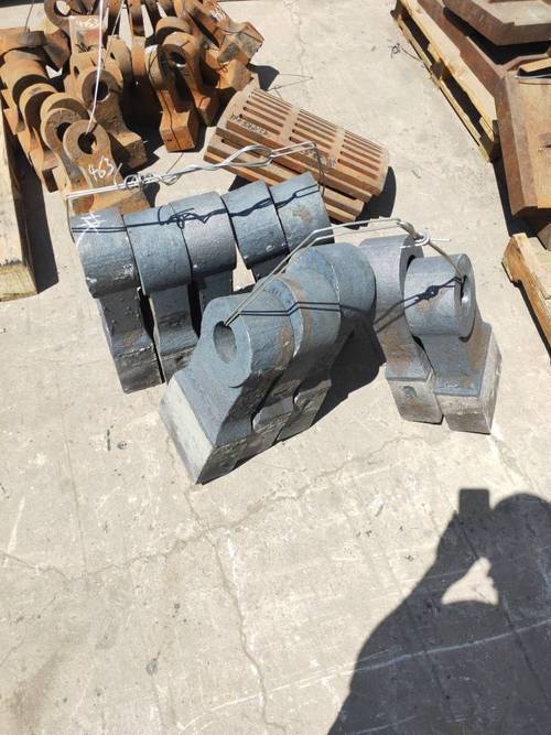 礦山石料制砂機(jī) 立式復(fù)合破碎碎石機(jī) 細(xì)碎破碎機(jī)設(shè)備高鉻合金方錘板凳